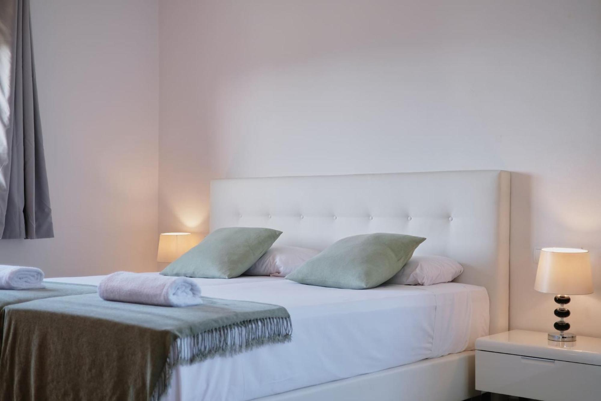 Villa Romeo 2Km From Ibiza Town And 1Km From Talamanca Beach Santa Eulària des Riu Exterior foto