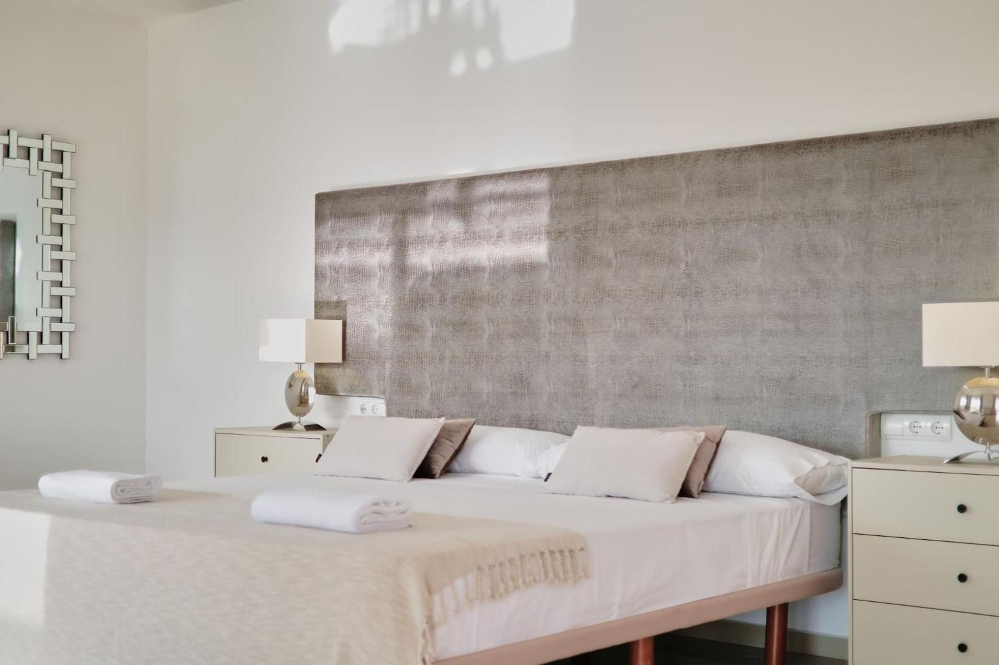 Villa Romeo 2Km From Ibiza Town And 1Km From Talamanca Beach Santa Eulària des Riu Exterior foto
