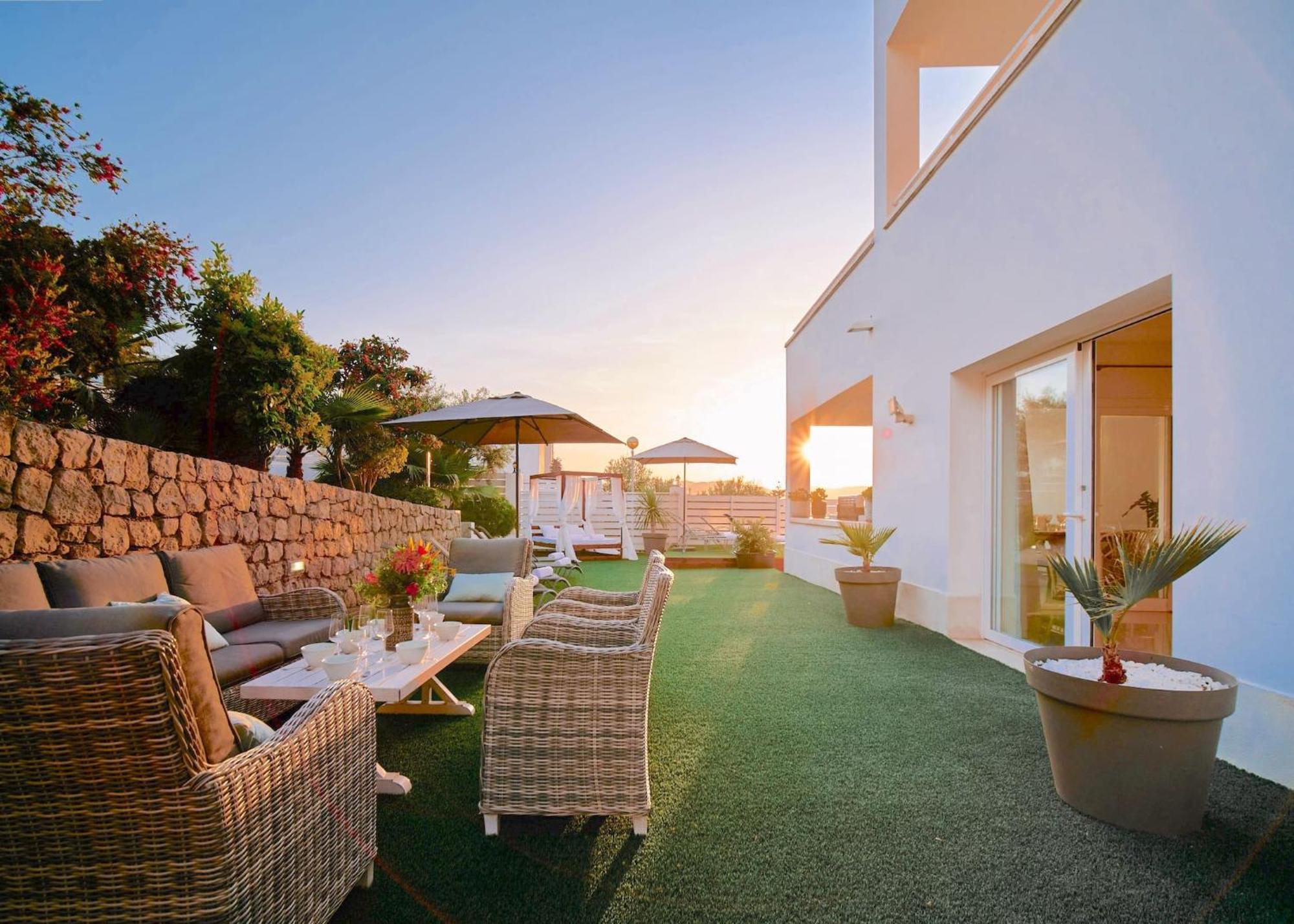 Villa Romeo 2Km From Ibiza Town And 1Km From Talamanca Beach Santa Eulària des Riu Exterior foto